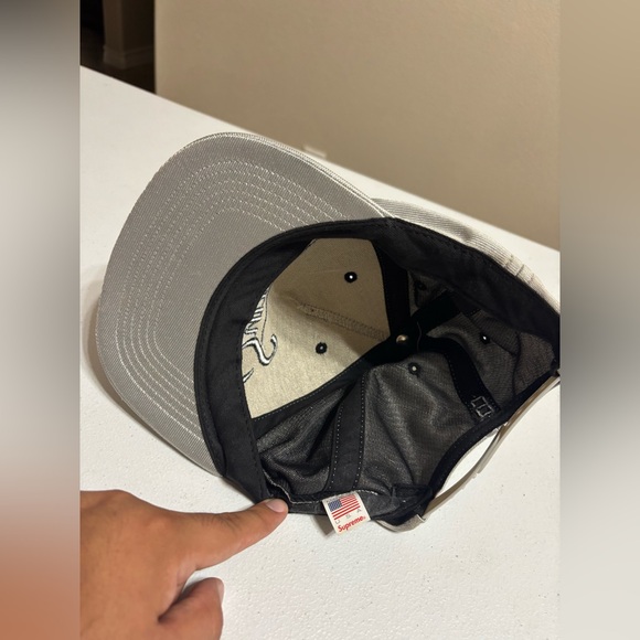 Rare
Supreme Silver Cap 5 Panel Metallic Logo Streetwear - Picture 2 of 13